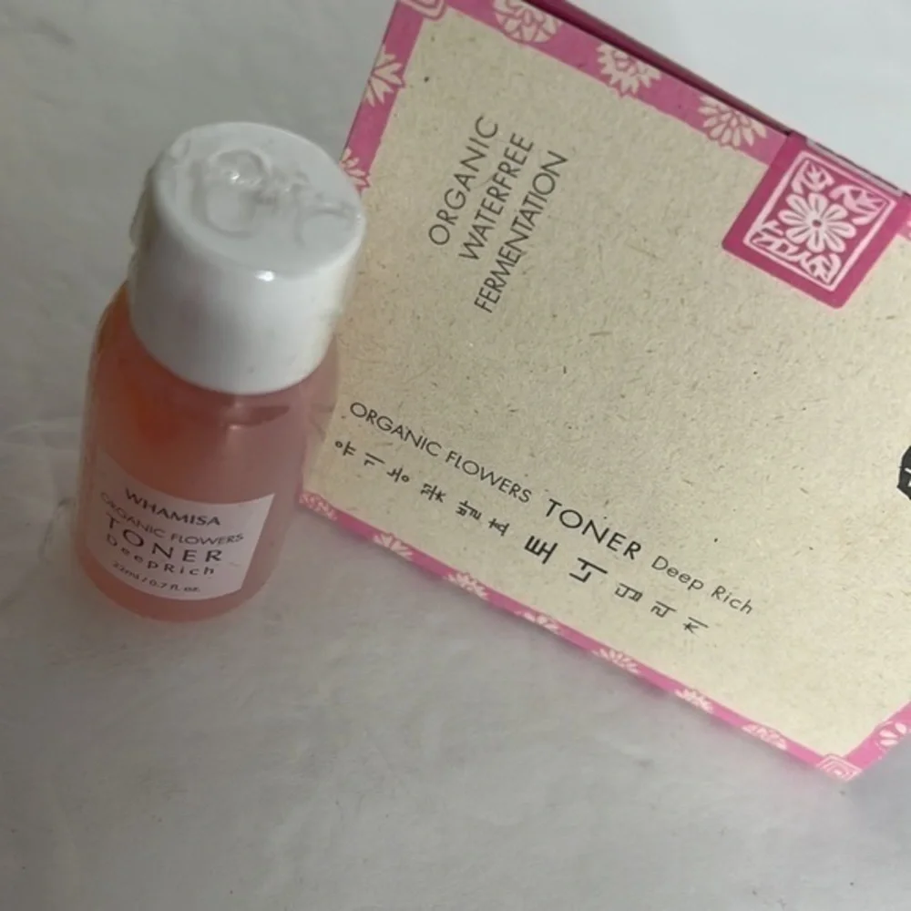 Make up bundle with drink bottle